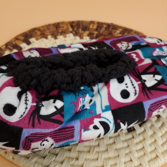 New pair of Nightmare Before Christmas slipper booties from Disney Women Size 9 - Picture 1 of 10